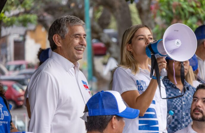 Funcionarias de Cuernavaca Asisten a Evento Político en Horario Laboral Violando Veda Electoral