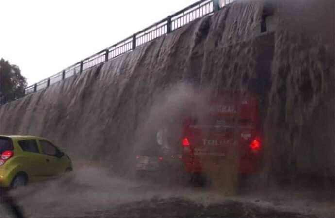 Inundación deja a Tláhuac con 60 viviendas afectadas