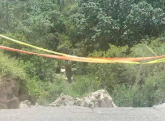 Municipios pueden quedar incomunicados por daños en carretera entre Puebla y Oaxaca