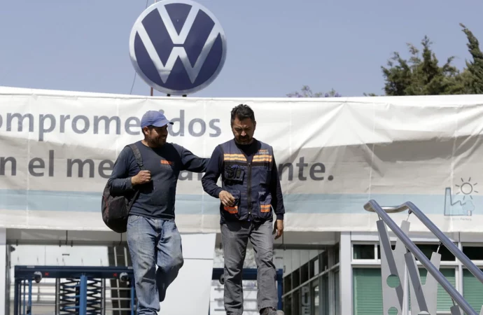 Un giro inesperado podría impactar las negociaciones salariales en Volkswagen