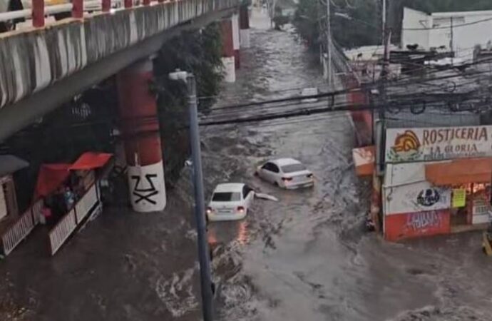 Tultitlán, Coacalco y Ecatepec, nuevamente inundados por intensa lluvia en Edomex