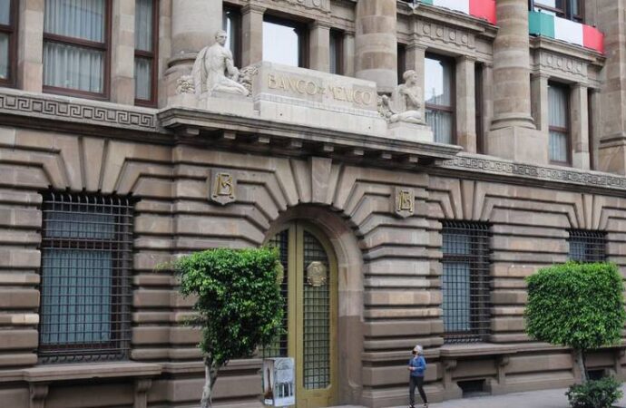 Banxico recorta la tasa interés a 10.25%