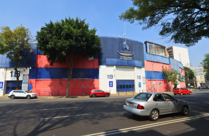 Vecinos quieren que aficionados del Cruz Azul y del América dejen de invadir las calles