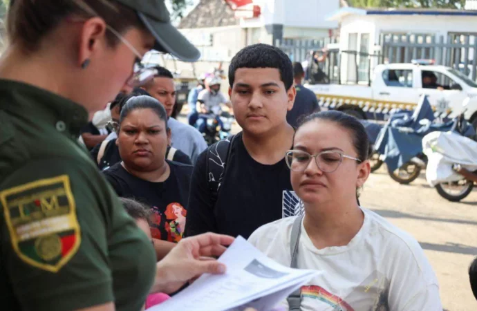 Migrantes prefieren que México los deporte